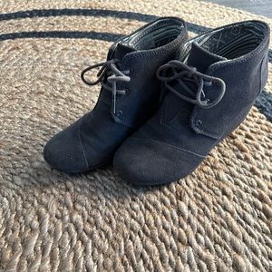 TOMS wedges